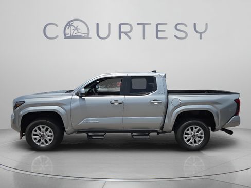 Certified 2026 Toyota Tacoma SR5 AWD/4WD image 2