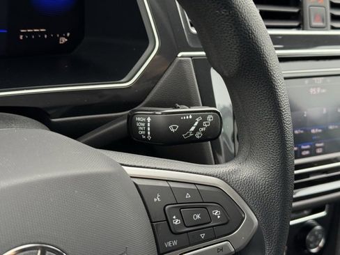 Used 2022 Volkswagen Tiguan S image 26