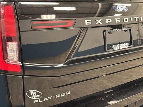 Used 2025 Ford Expedition Platinum AWD/4WD image 44