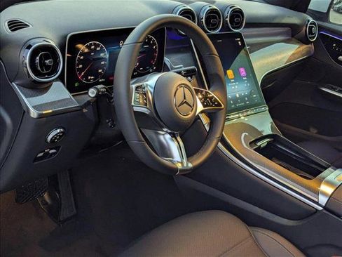 New 2025 Mercedes-Benz GLC 300 image 3