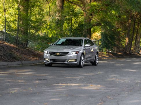 Used 2018 Chevrolet Impala Premier FWD image 41