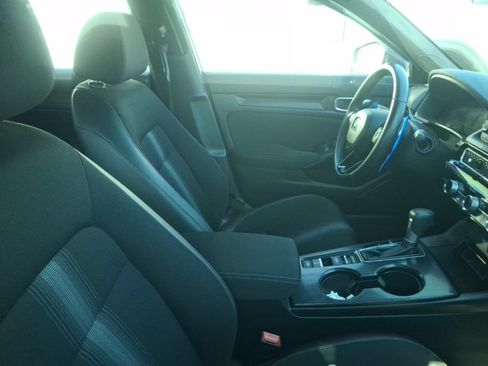 Used 2024 Honda Civic Sport image 10