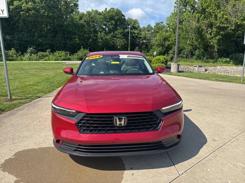 Used 2024 Honda Accord EX image 2