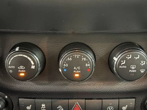 Used 2016 Jeep Wrangler Unlimited Sahara w/ Dual Top Group AWD/4WD image 26