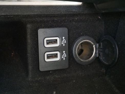 Used 2017 Lincoln Continental Select FWD image 24