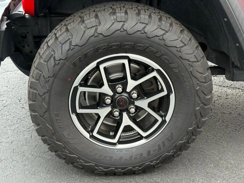 Used 2019 Jeep Wrangler Unlimited Rubicon w/ Uconnect 4C Nav & Sound Group image 8