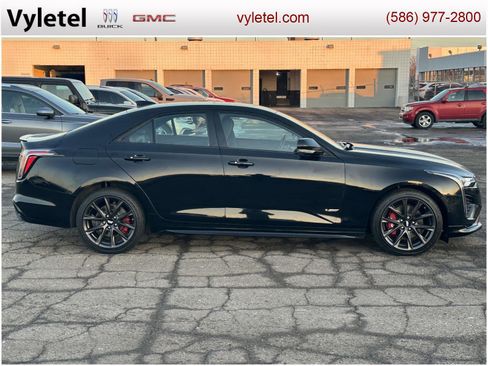 Used 2023 Cadillac CT4 V w/ Technology Package image 2