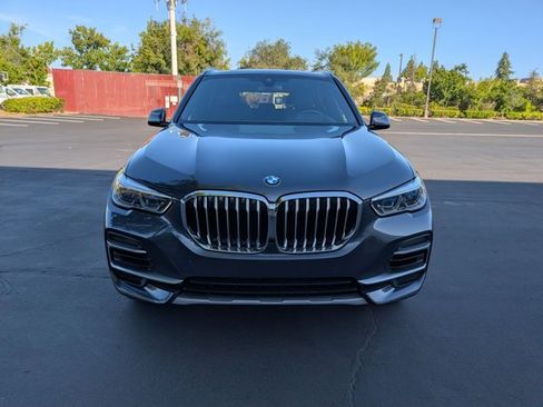 Certified 2022 BMW X5 xDrive40i w/ Executive Package AWD/4WD image 2