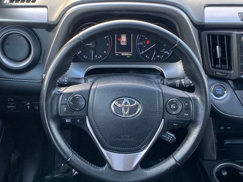 Used 2017 Toyota RAV4 XLE AWD/4WD image 12