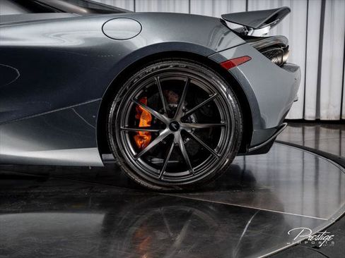 Used 2023 McLaren 720S Spider RWD image 19
