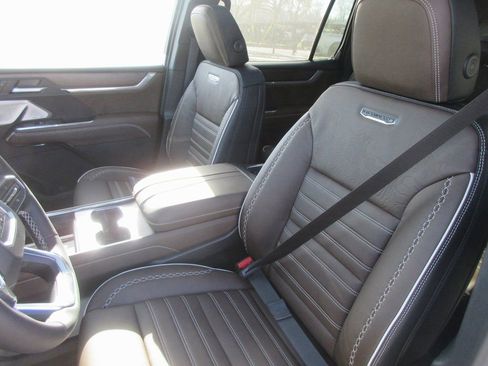 New 2026 GMC Acadia Denali Ultimate AWD/4WD image 12