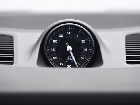 Used 2025 Porsche Cayenne E-Hybrid image 32