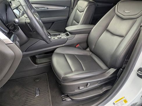 Used 2023 Cadillac XT6 Luxury image 15