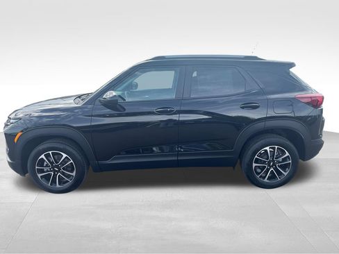 New 2026 Chevrolet TrailBlazer LT w/ LT Cold Weather Package AWD/4WD image 2