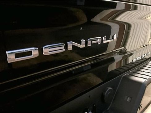 New 2026 GMC Sierra 2500 Denali w/ Denali Reserve Package AWD/4WD image 7