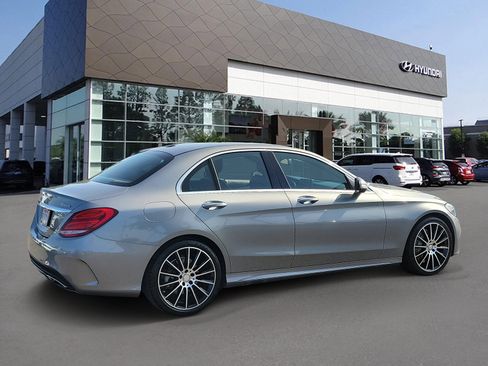 Used 2015 Mercedes-Benz C 300 4MATIC Sedan image 2