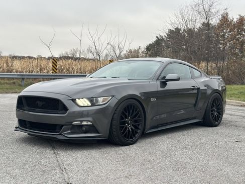 Used 2015 Ford Mustang GT Premium image 3