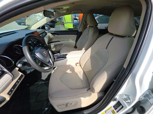Used 2023 Toyota Camry LE FWD image 11