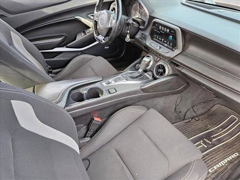 Used 2018 Chevrolet Camaro LT w/ Technology Package image 15