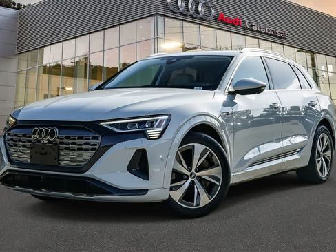 Used 2024 Audi Q8 e-tron Premium Plus w/ Premium Plus Package AWD/4WD image 1