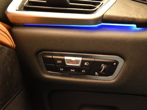 Used 2022 BMW X5 xDrive40i w/ M Sport Package image 29