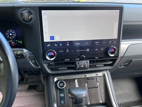Used 2024 Lexus GX 550 w/ Accessory Package (2T) AWD/4WD image 15