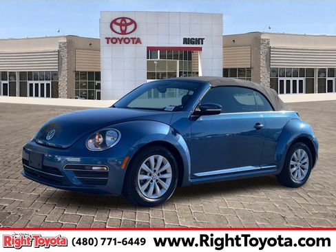 Used 2018 Volkswagen Beetle 2.0T S image 1