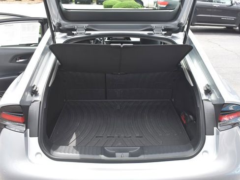 Used 2025 Toyota Prius XLE FWD image 17