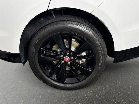 Used 2023 Jaguar F-PACE S image 32