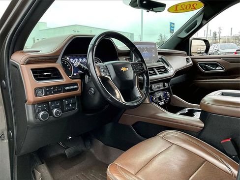 Used 2021 Chevrolet Tahoe High Country w/ Premium Package image 8