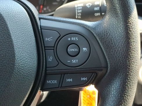 Used 2022 Toyota RAV4 LE image 21