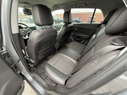 Used 2019 Chevrolet Trax LT w/ LT Convenience Package image 19