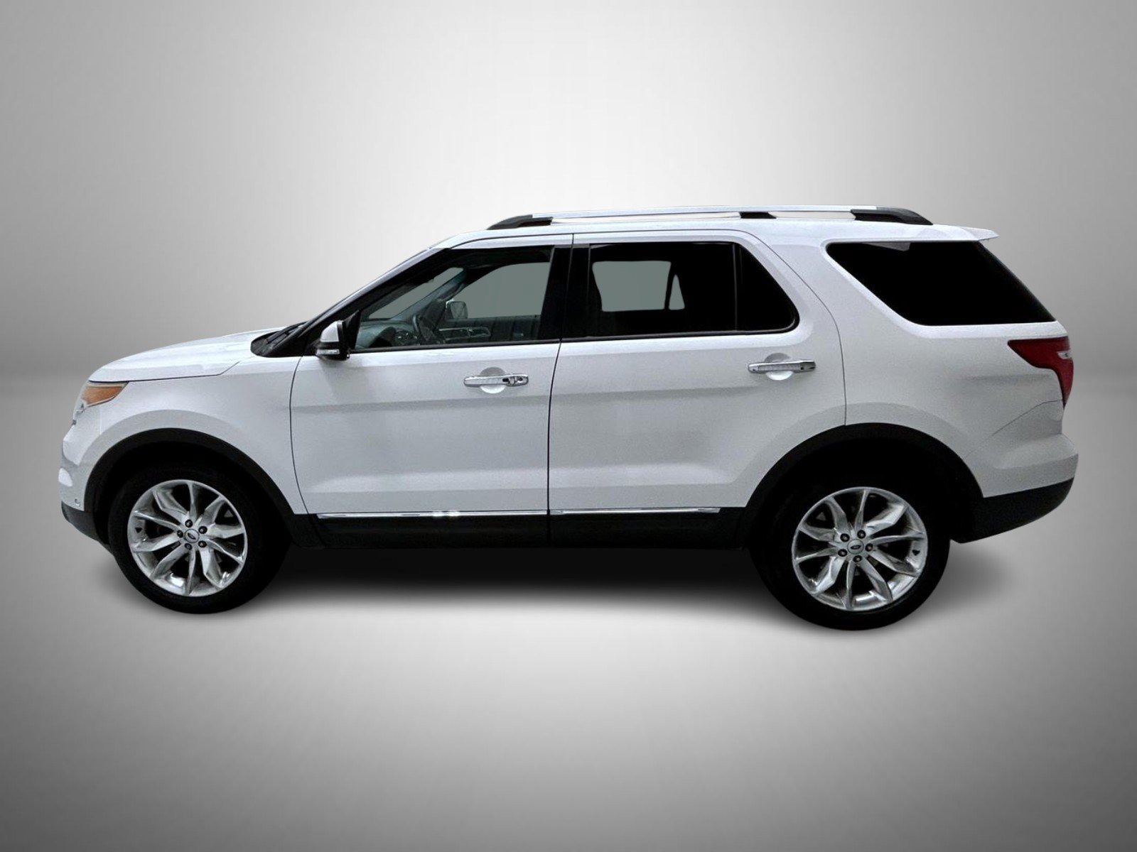Used 2014 Ford Explorer Limited w/ Equipment Group 302A AWD/4WD image 9