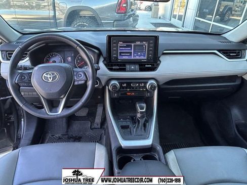 Used 2021 Toyota RAV4 XLE Premium image 16