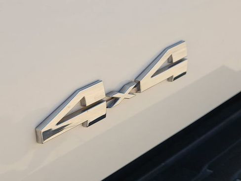 Used 2025 Toyota Tacoma SR image 7