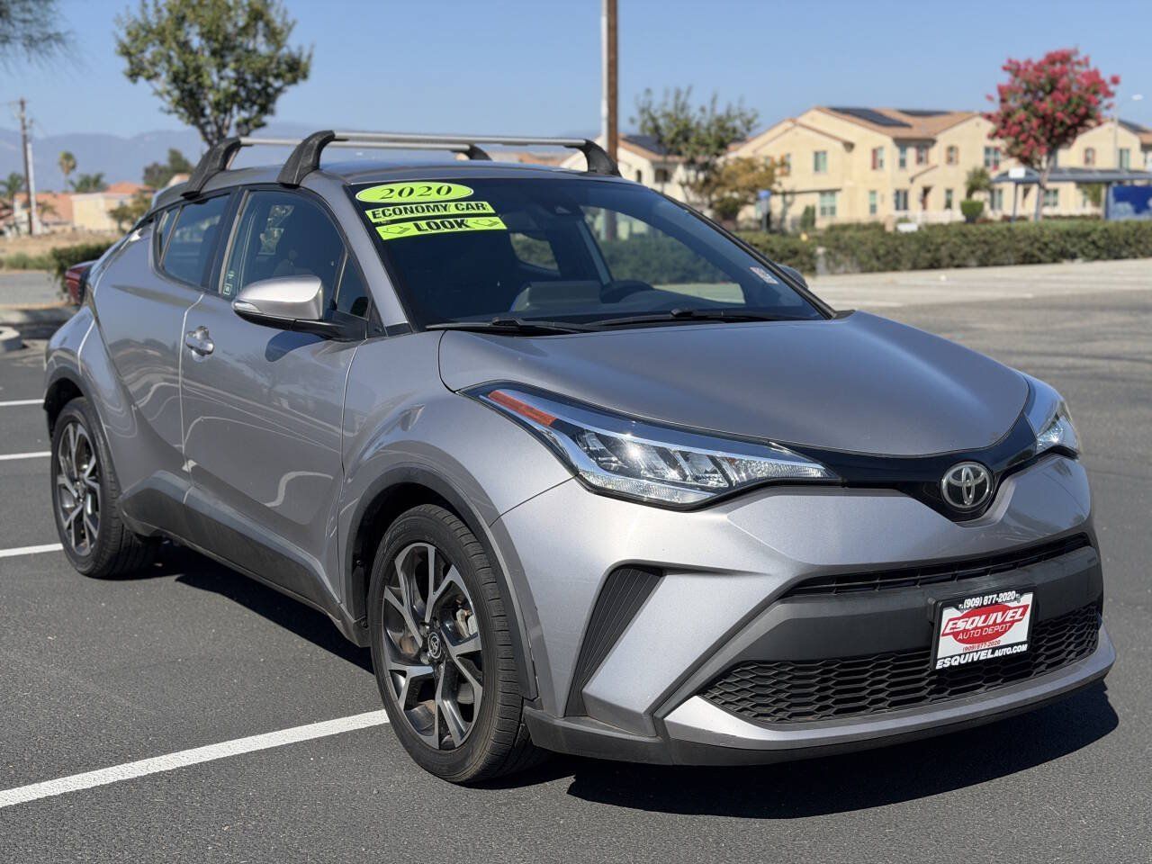 Used 2020 Toyota C-HR XLE FWD image 1
