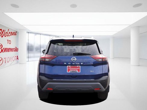 Used 2021 Nissan Rogue SV w/ Premium Package image 6