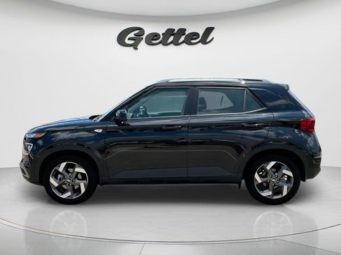 New 2025 Hyundai Venue SEL image 3