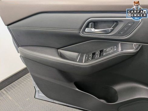 Used 2023 Nissan Rogue Platinum w/ Platinum Premium Package image 9