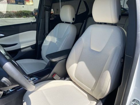 Used 2023 Buick Encore GX Select w/ Safety Package II image 18