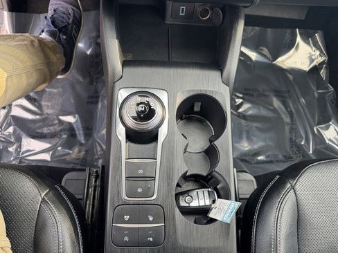 Used 2020 Ford Escape Titanium image 24