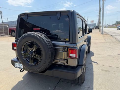 Used 2019 Jeep Wrangler Unlimited Sport S AWD/4WD image 6