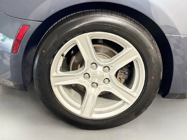 Used 2020 Chevrolet Camaro LT RWD image 30