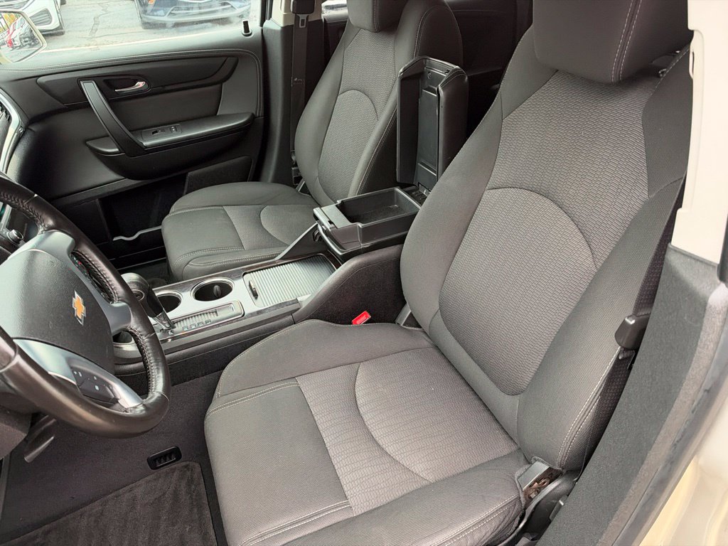Used 2017 Chevrolet Traverse LT FWD image 14