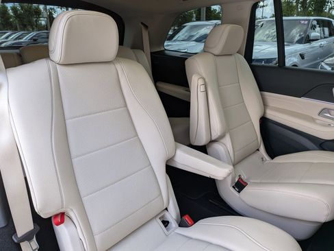 Used 2023 Mercedes-Benz GLS 450 4MATIC image 18