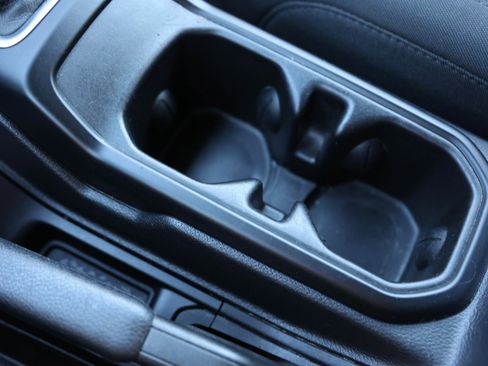 Used 2022 Jeep Wrangler Unlimited Sport image 32