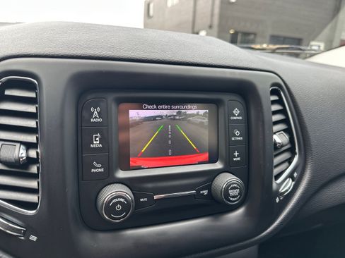 Used 2018 Jeep Compass Sport AWD/4WD image 28