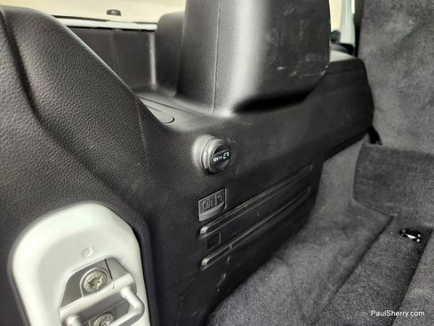 Used 2025 Jeep Wrangler Sahara image 23