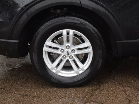 Used 2023 Ford Explorer XLT w/ Equipment Group 202A image 28