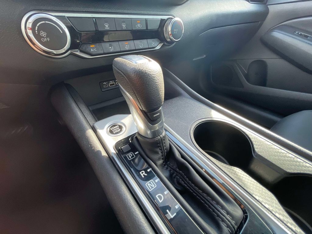 Used 2025 Nissan Altima 2.5 SV FWD image 32